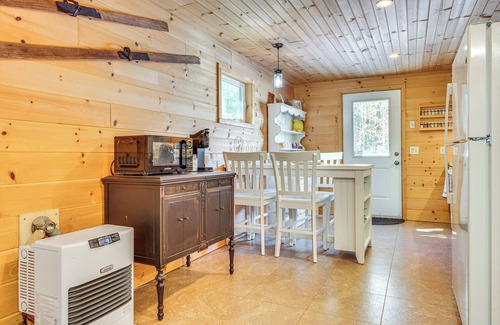 Alton Cabin | Hiking & Snowmobile Trails On-Site: Alton Retreat!