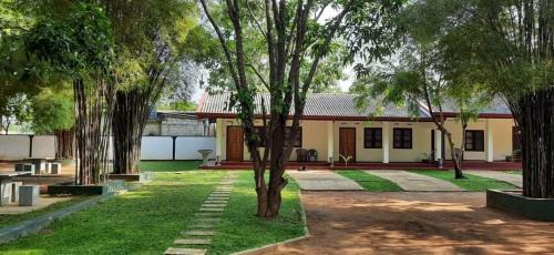 Kataragama House | HIKKADUWA REST