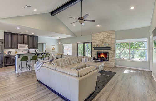 Austin House | Hill country compound! Two 4 BDRM Homes with Pools On 8 Acres Riverfront