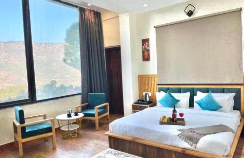 Kumarhatti Apartment | Hill Crest With Pool by Kasauli Vista