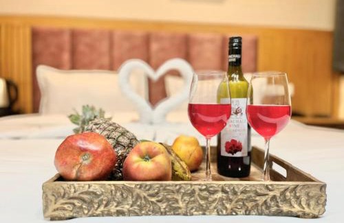 Kumarhatti Apartment | Hill Crest With Pool by Kasauli Vista