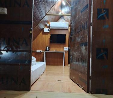 Yelagiri Hotel | Hill Forrest Resort By Sky Inn