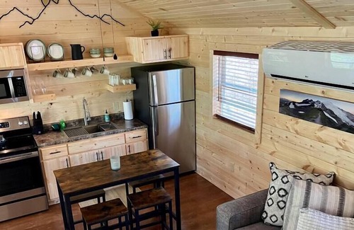Campton Apartment | Hill Haven // Modern + Secluded Tiny Cabin! // NEW