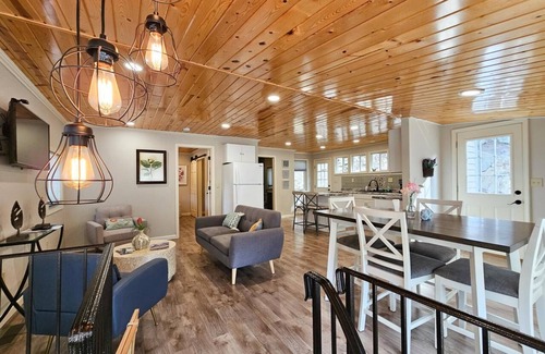 Hill City House | Hill house 2 bedroom, 2 bath house. Walk to downtown Hill City, SD