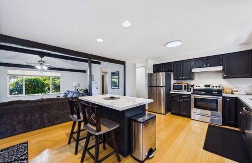 Arcata House | Hill Street Retreat - Near Cal Poly, Redwoods, & Arcata Plaza