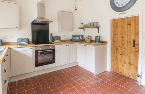 Oakworth Cottage | HILL TOP COTTAGE, family friendly, with a garden in Oakworth