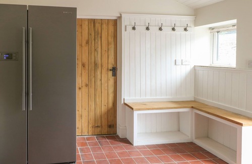Oakworth Cottage | HILL TOP COTTAGE, family friendly, with a garden in Oakworth