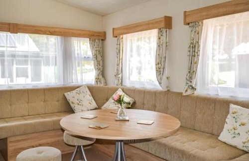 Gainsborough House | Hillcrest Caravan - Uk44798