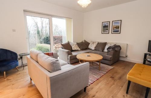 Cefn-mawr House | Hillcrest