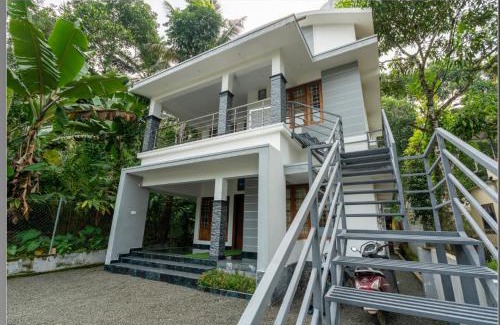 Pirmed House | HILLS VIBE THEKKADY