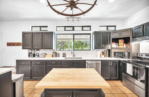 Austin Villa | Hillside Haven with Panoramic Views + Pool + Highland Cows + Hot Tub