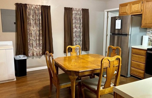 Covel House | Hillside Hideaway 2; Hatfield McCoy and Outlaw trails; Firepit; Sleeps 5