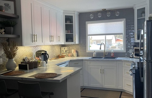Tumbler Ridge House | Hillside Hideaway in the foothills of the Rockies