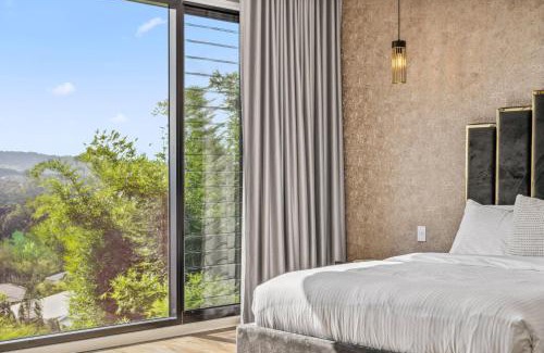 Woombye House | Hillside Hideaway - Hinterland Escape with Panoramic Views