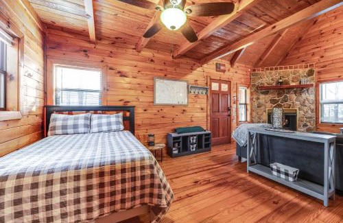 Blairsville Hotel | Hillside Hideaway