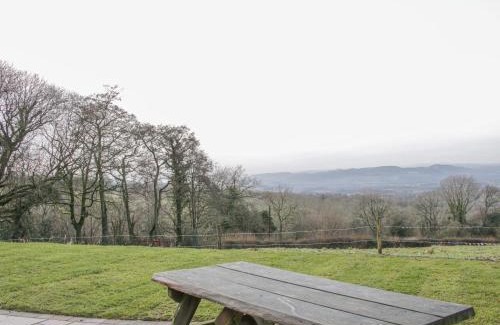 Farden House | Hillside Lodge