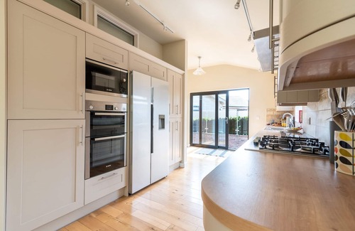 Cheddar Cabin | Hillside Lodge - sleeps 4/10 with wood burner and private hot tub