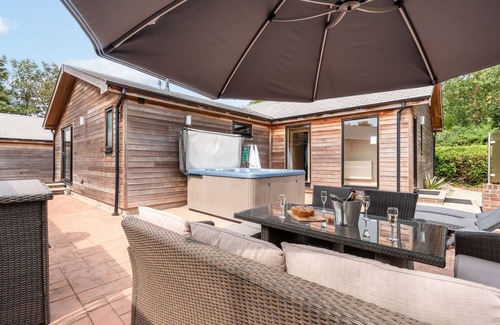 Cheddar Cabin | Hillside Lodge - sleeps 4/10 with wood burner and private hot tub
