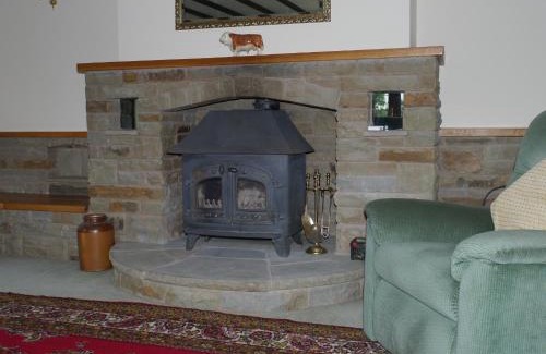 Little Cowarne House | Hilltop Bungalow for a Spacious Country Break