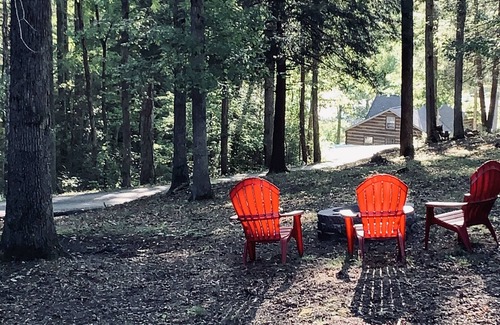 Pittsburg House | Hilltop Cabin at Wood Creek Lake