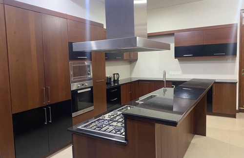 Kandy House | Hilltop Charm: 5BR Villa