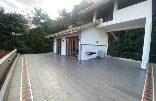 Kandy House | Hilltop Charm: 5BR Villa