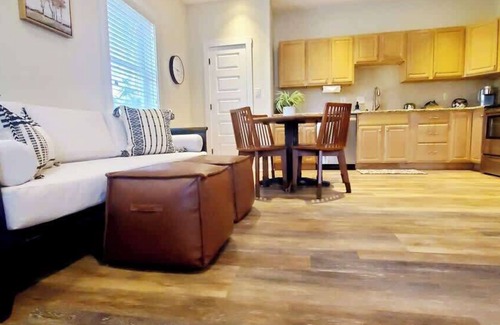 Tuscarora Cottage | Hilltop Cottage @ Shiloh