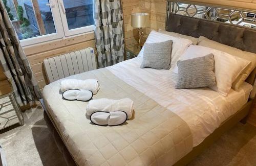 Lecemy House | Hilltop Hideaway