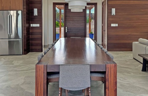 Juba Sound Villa | HillTop HideAway. Private four bedroom Villa with ocean view.