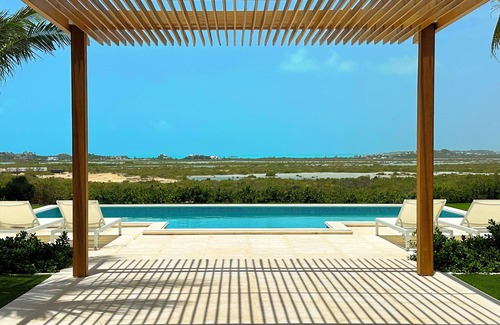 Juba Sound Villa | HillTop HideAway. Private four bedroom Villa with ocean view.
