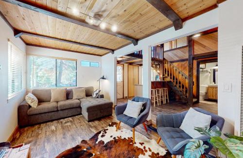 Tahoe Village Apartment | Hilltop Lodge