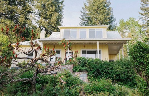 Hope House | Hilltop Retreat w/Lake & Mountain Views
