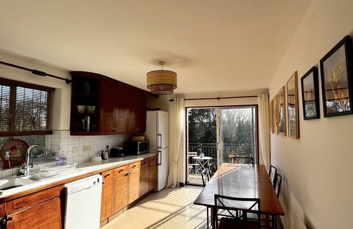 Haslemere House | Hilltop walkers paradise with a view, sleeps 10