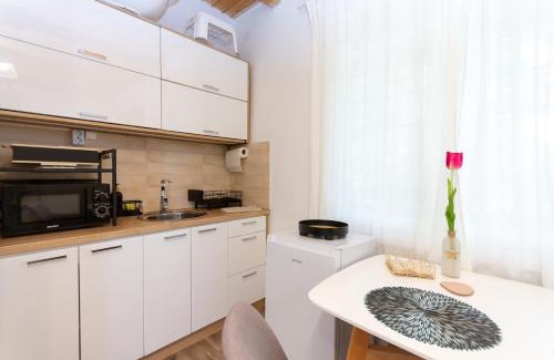 Recsk Apartment | Hilltop Wellness Haven W AC & Jacuzzi by NW