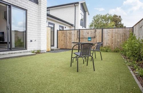 Trentham House | Hillview Hideaway 2-BR Serenity