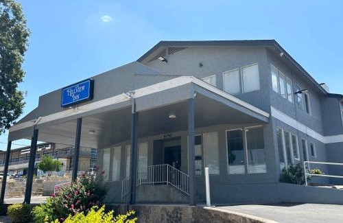 Wetmore Hotel | HillView Inn at Six Flags Fiesta