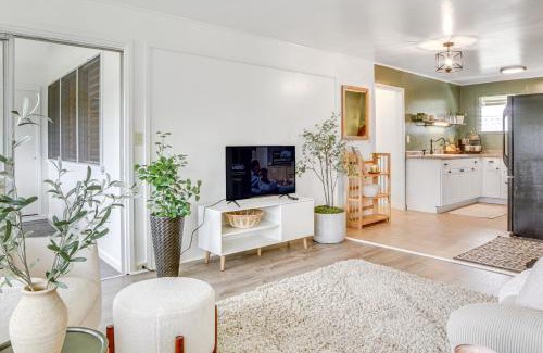 Hilo Apartment | Hilo Apartment with Lanai - 2 Mi to Beaches!