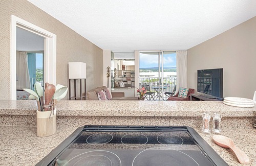 Hilo Condo | Hilo Lagoon Centre 707, air conditioned 2 bedroom, 2 bath condo in Hilo
