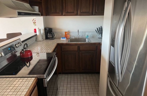 Hilo Condo | Hilo's Finest 2 bd Condo - Pool, A/C, Views!