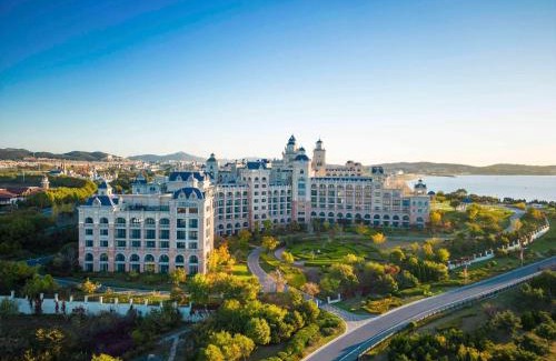 Jinzhou District Resort | Hilton Dalian Golden Pebble Beach Resort