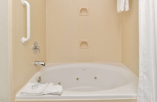 Addison Hotel | Hilton Garden Inn Dallas/Addison