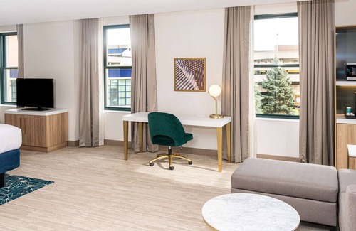Flint Hotel | Hilton Garden Inn Flint Downtown