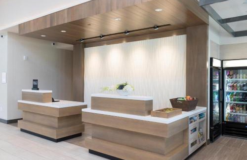 East Beltline Hotel | Hilton Garden Inn Grand Rapids East