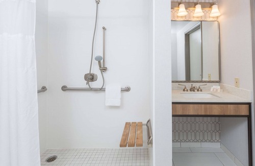 San Leandro Hotel | Hilton Garden Inn Oakland/San Leandro