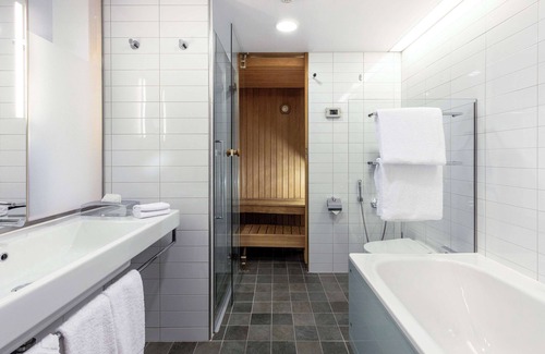 Aviapolis Hotel | Hilton Helsinki Airport