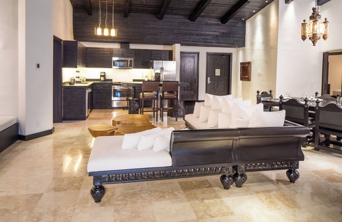 Zona Hotelera Resort | Hilton Vacation Club Cabo Azul Los Cabos