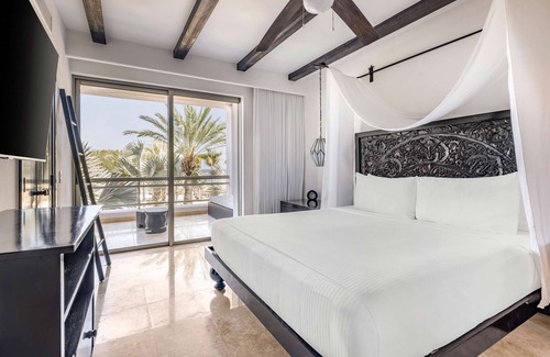 Zona Hotelera Resort | Hilton Vacation Club Cabo Azul Los Cabos