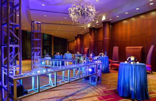 Herndon Hotel | Hilton Washington Dulles Airport