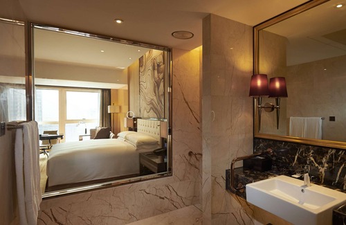 Huayuan Road Area Hotel | Hilton Zhengzhou