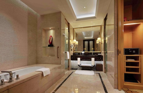 Huayuan Road Area Hotel | Hilton Zhengzhou
